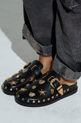 AZALEA WANG BRINY BLACK SEA SHELL EMBELLISHED CLOG