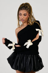 COQUETTE CHIC CHUNKY SWEATER IN BLACK