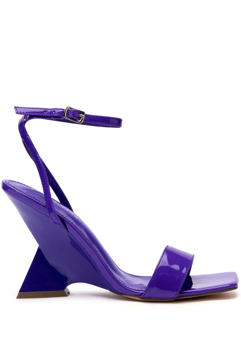 AZALEA WANG COIN PATENT CHUNKY SANDAL IN PURPLE