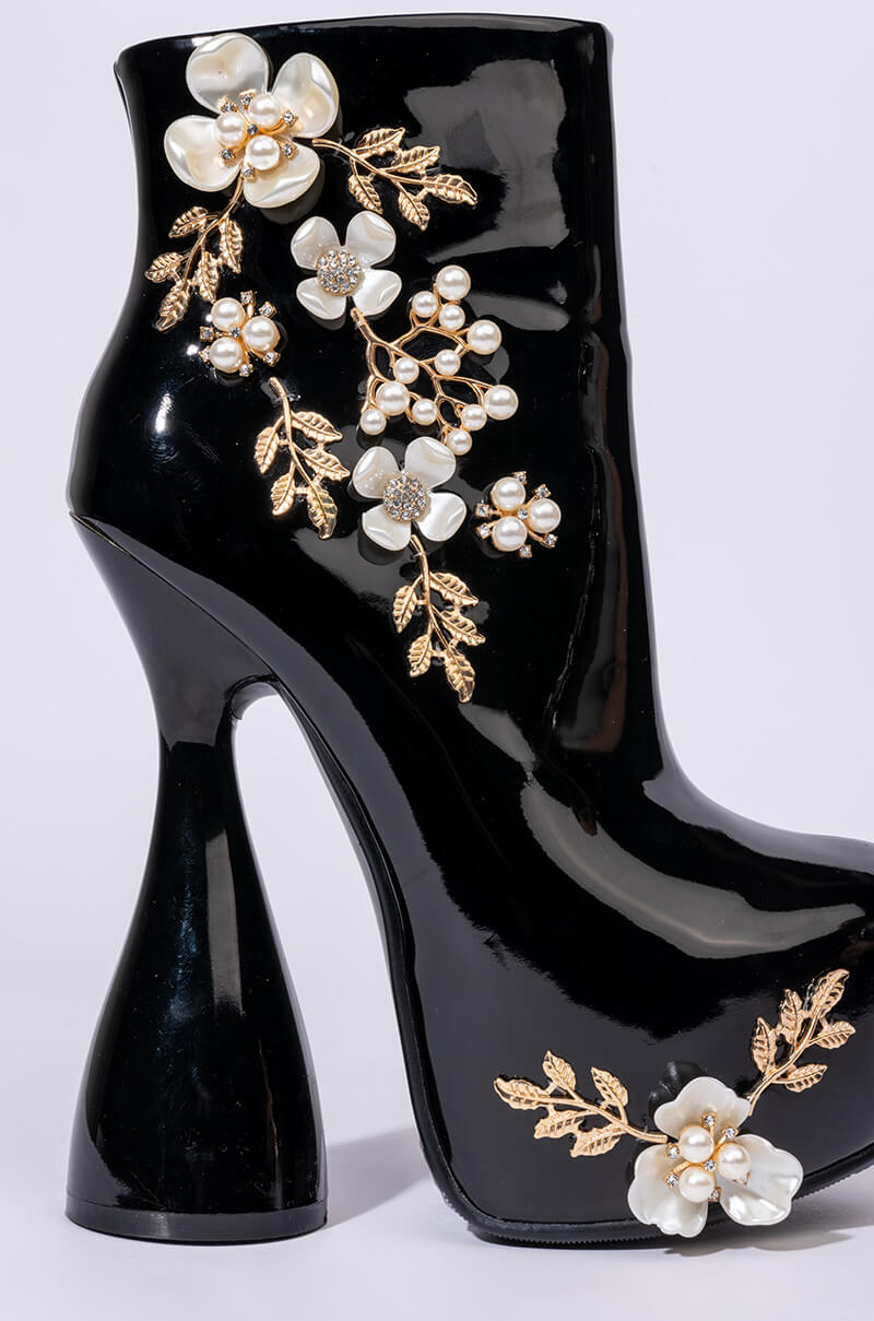 AZALEA WANG FINER THINGS IN LIFE CHUNKY BOOTIE IN BLACK