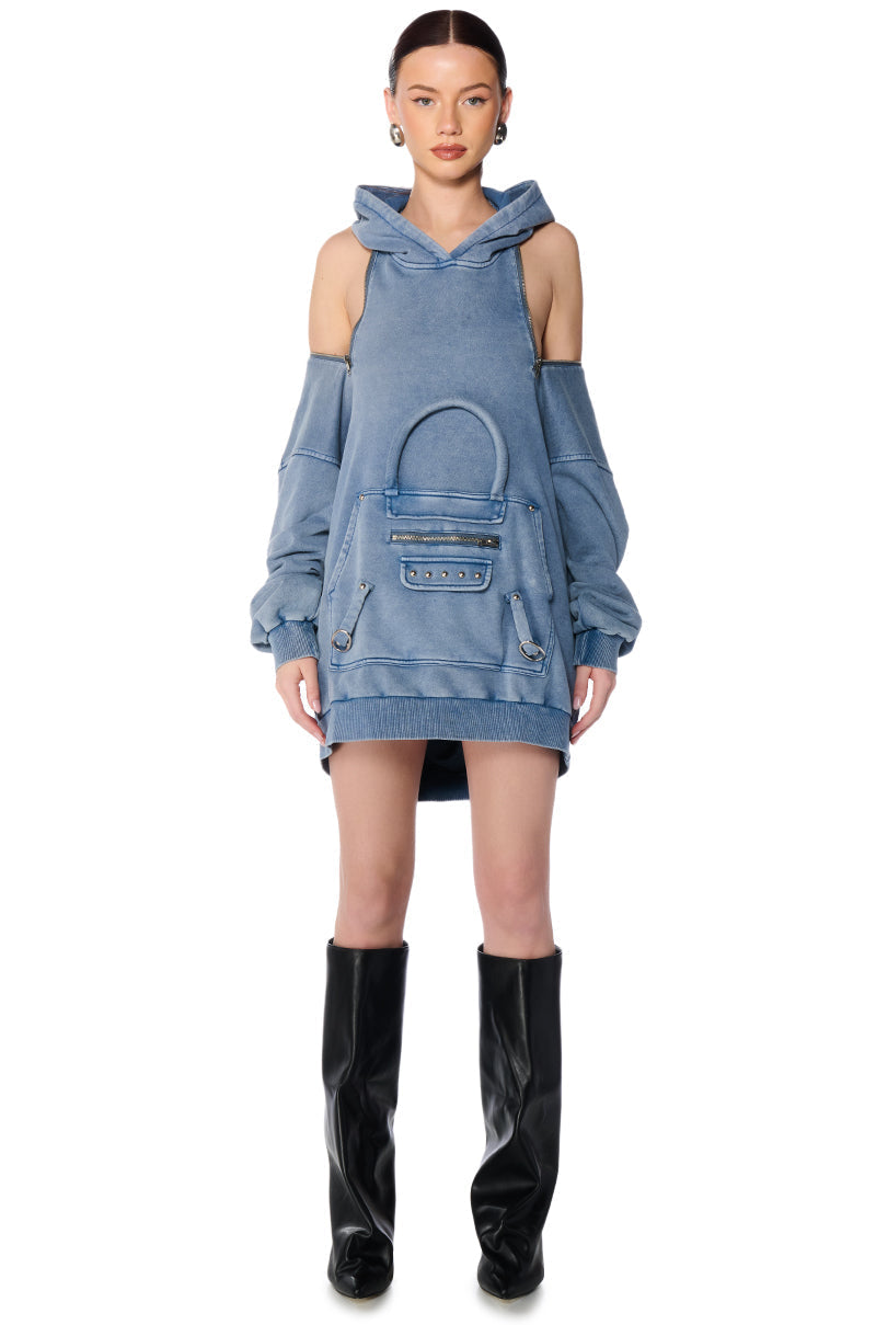 BAG ALERT OVERSIZED MINERAL WASH SWEATSHIRT IN BLUE