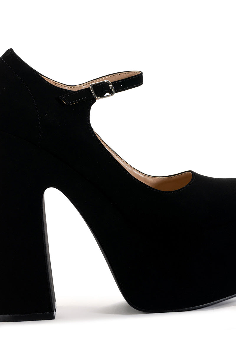 BERLIN CHUNKY PATENT PUMP