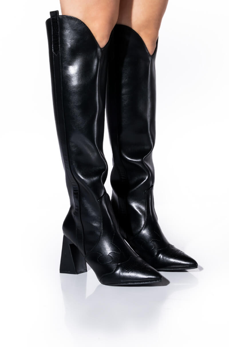 POSTED BLACK KNEE HIGH BOOT