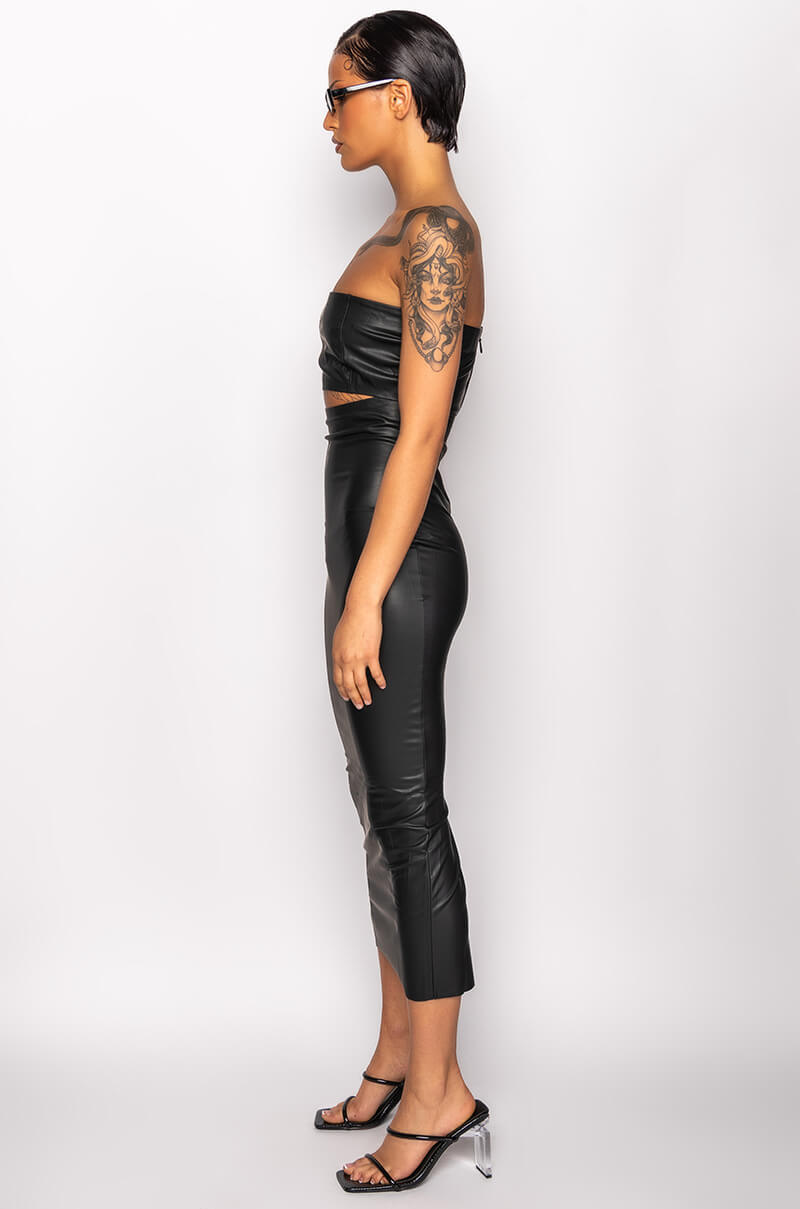 PRETTY LADY PLEATHER MIDI DRESS WITH CUT OUT